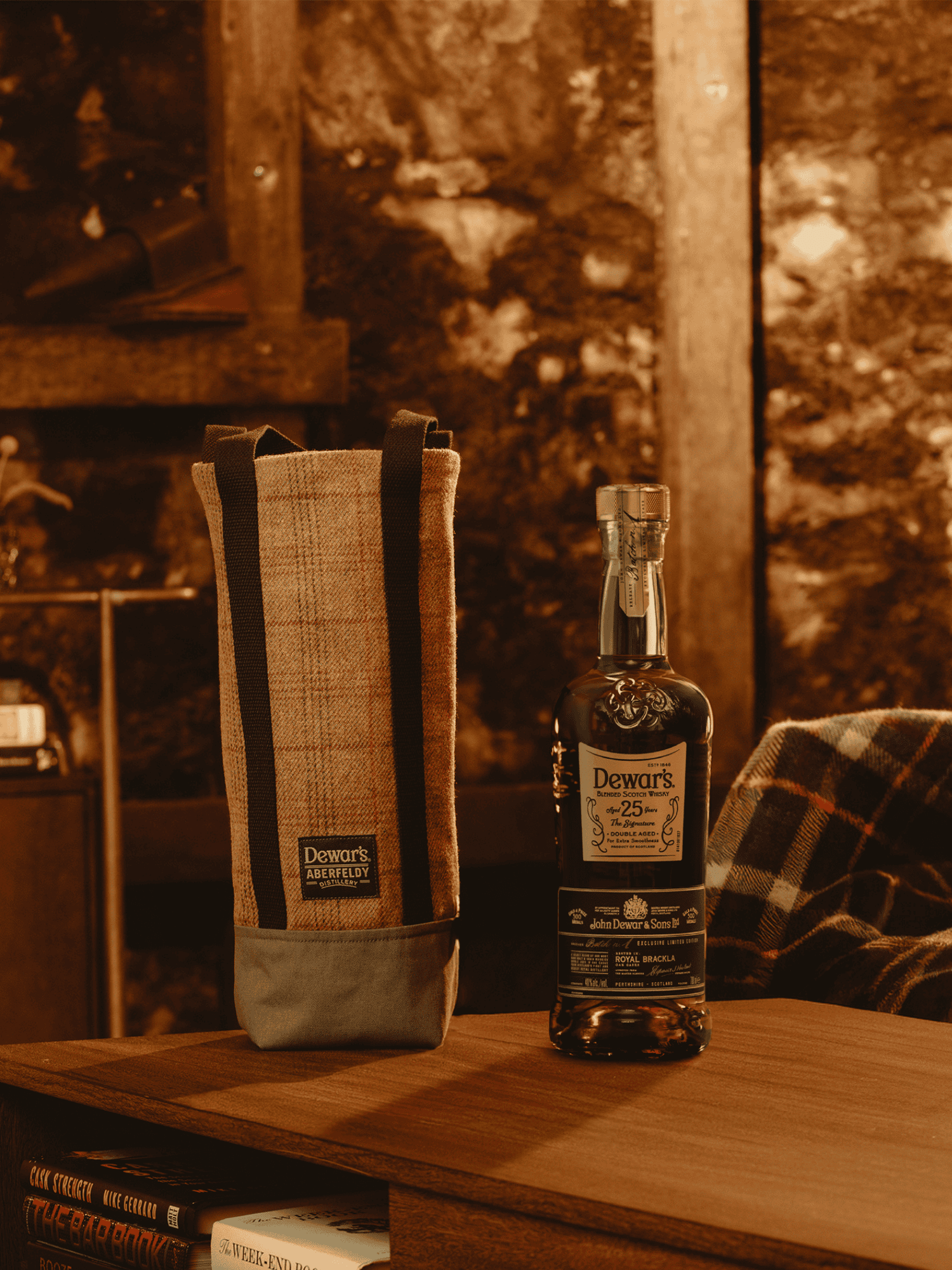 Dewar's 25 Year Old Whisky x Glenlyon Tweed Bottle Bag